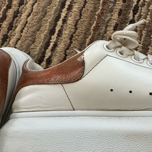 Alexander McQueen Oversized Leather Women's sneakers - Picture 8 of 8